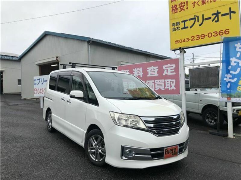 NISSAN　SERENA