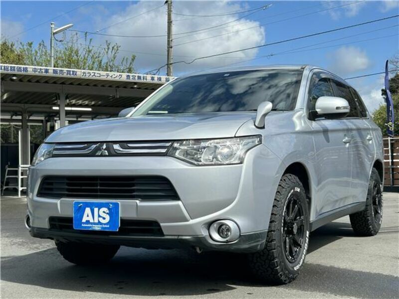 MITSUBISHI　OUTLANDER