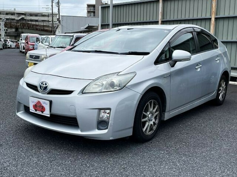 TOYOTA　PRIUS