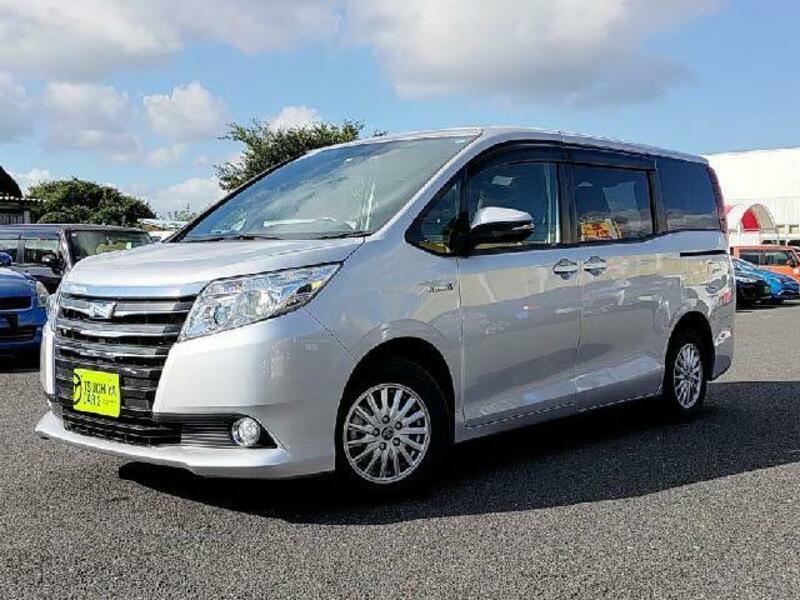 TOYOTA　NOAH