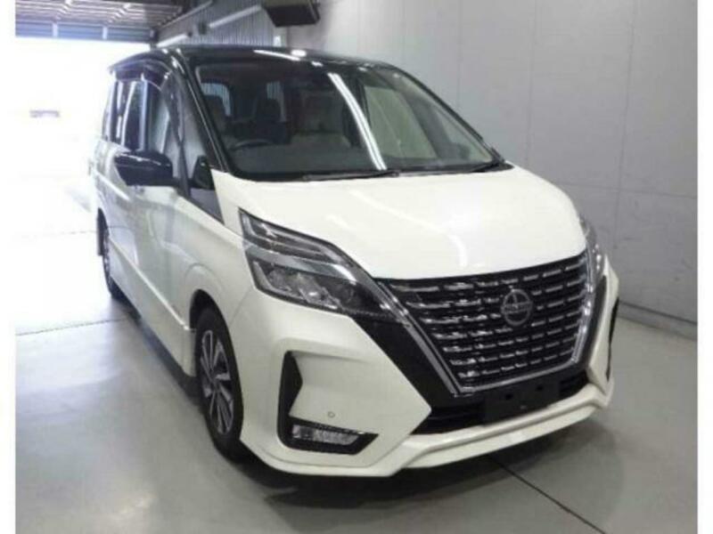 NISSAN　SERENA