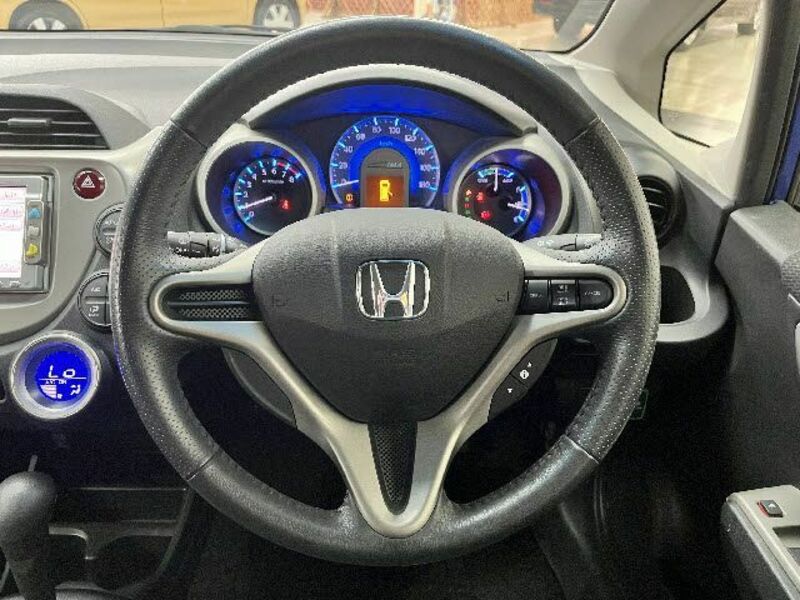 FIT HYBRID-13