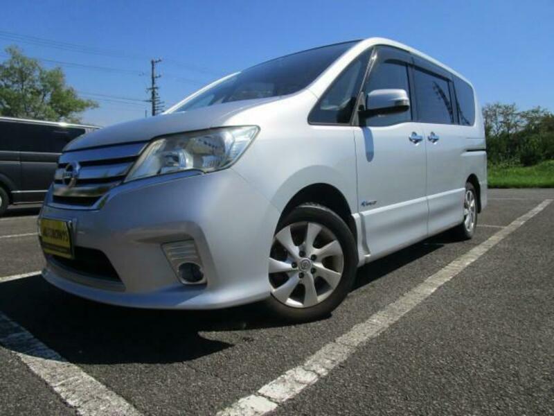 NISSAN　SERENA