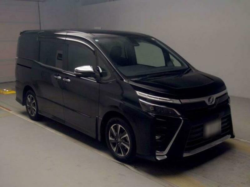 TOYOTA　VOXY