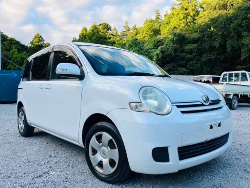 TOYOTA　SIENTA