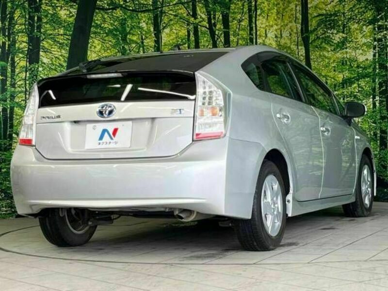 PRIUS-17