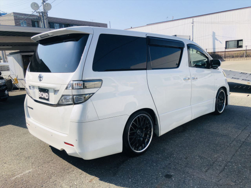 VELLFIRE-18