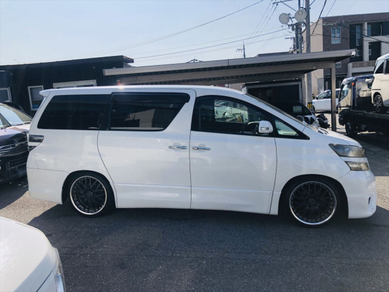 VELLFIRE-19