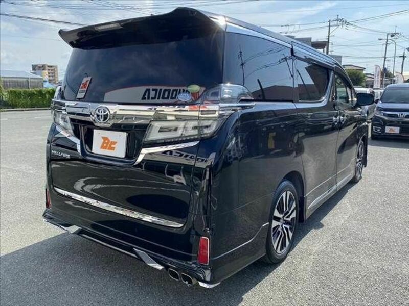 VELLFIRE-11