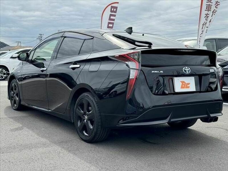 PRIUS-13