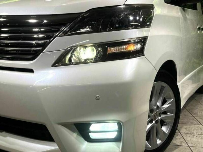 VELLFIRE-11