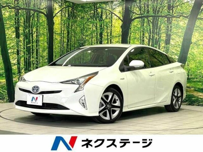 TOYOTA　PRIUS