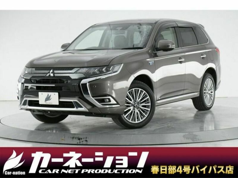 MITSUBISHI　OUTLANDER PHEV