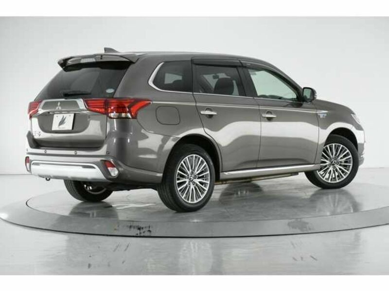 OUTLANDER PHEV-1