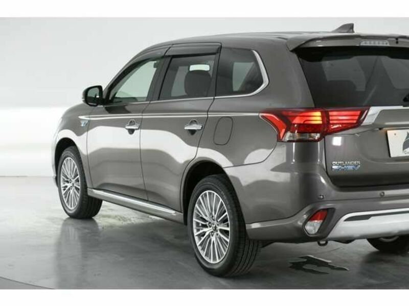 OUTLANDER PHEV-6