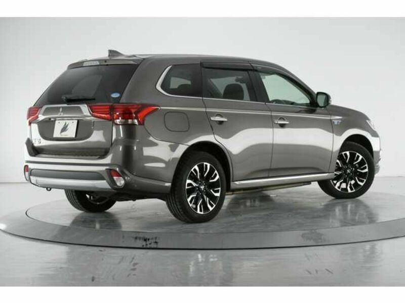 OUTLANDER PHEV-1