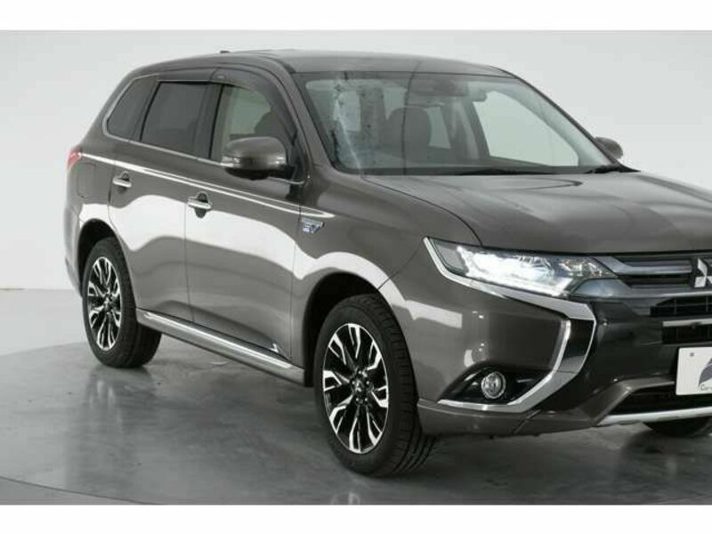 OUTLANDER PHEV-4