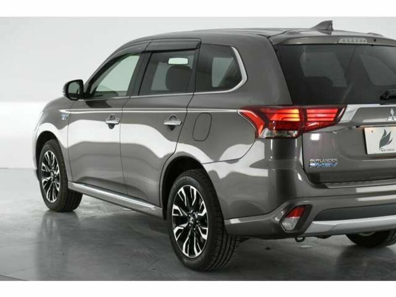 OUTLANDER PHEV-6