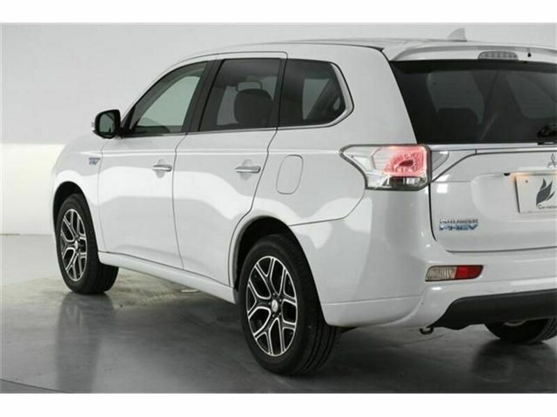 OUTLANDER PHEV-6