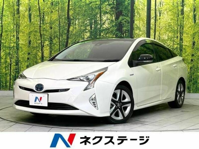 TOYOTA　PRIUS