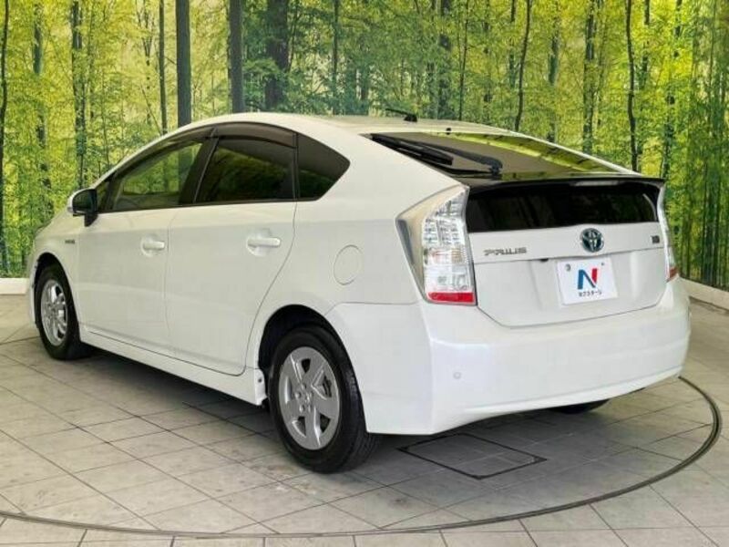 PRIUS-17