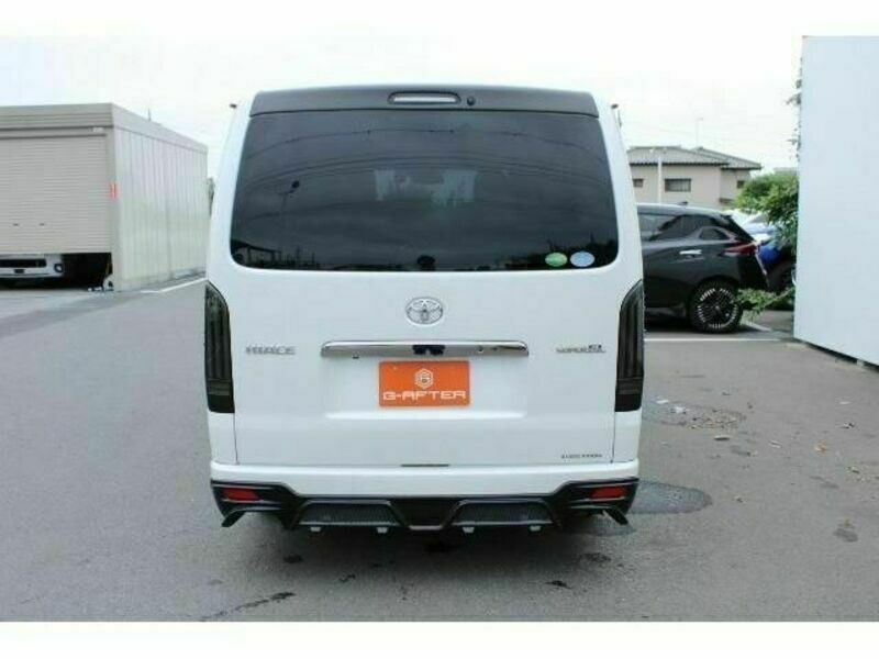 HIACE-8