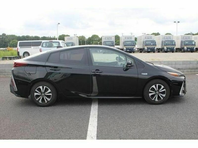 PRIUS PHV-8