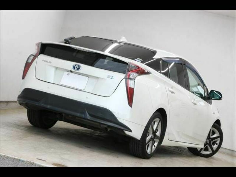 PRIUS-11