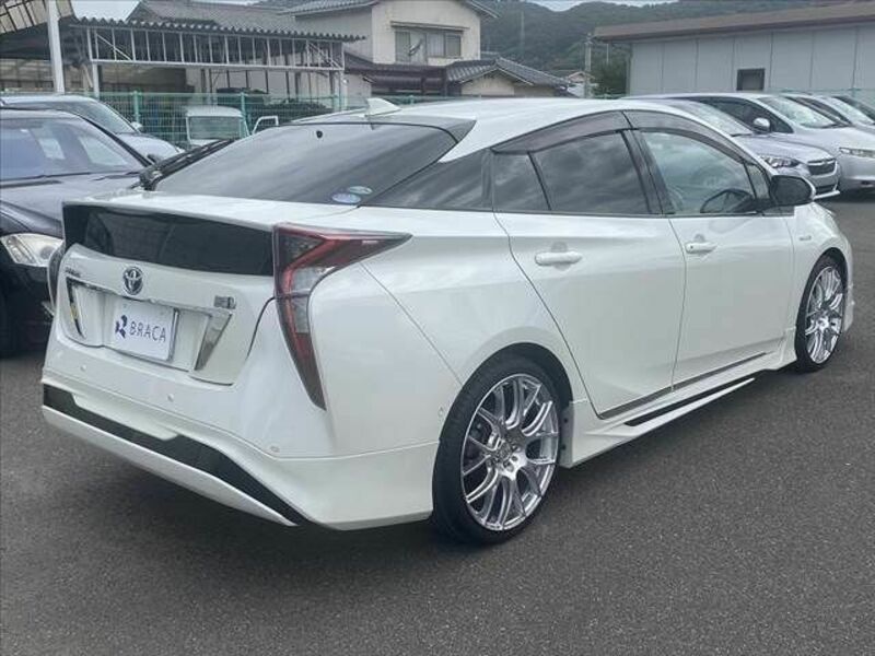 PRIUS-12