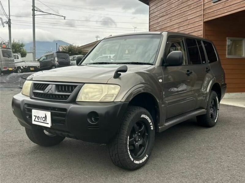 MITSUBISHI　PAJERO