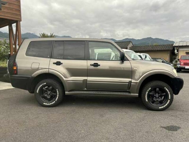 PAJERO-2