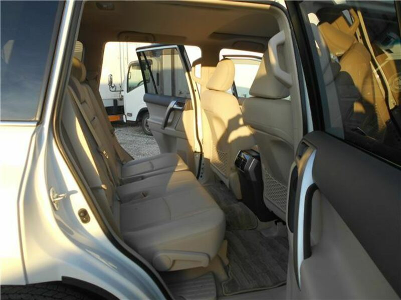 LAND CRUISER PRADO-10