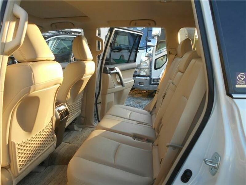 LAND CRUISER PRADO-11