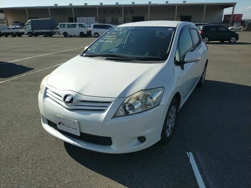 TOYOTA　AURIS