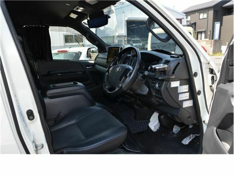 HIACE-21