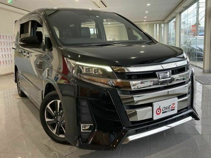 TOYOTA　NOAH