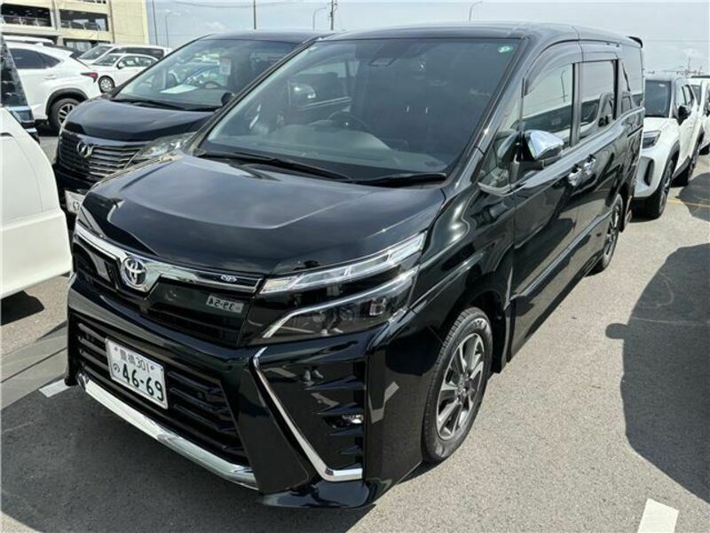 TOYOTA　VOXY