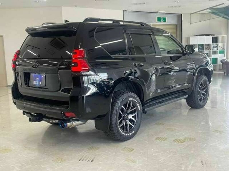 LAND CRUISER PRADO-12