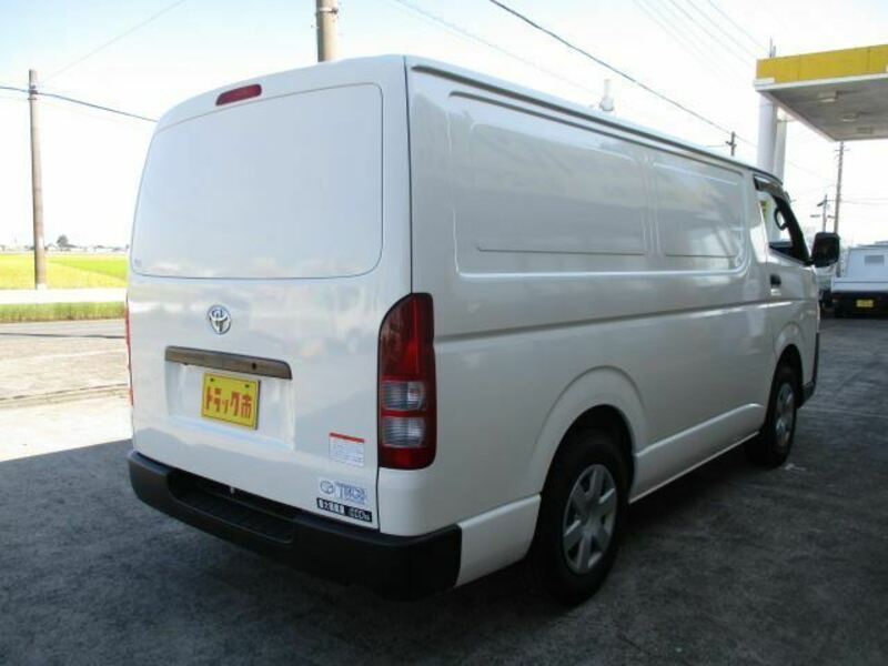 HIACE VAN-1