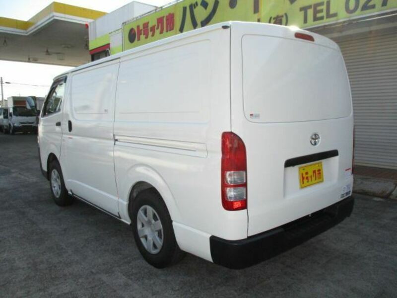 HIACE VAN-28