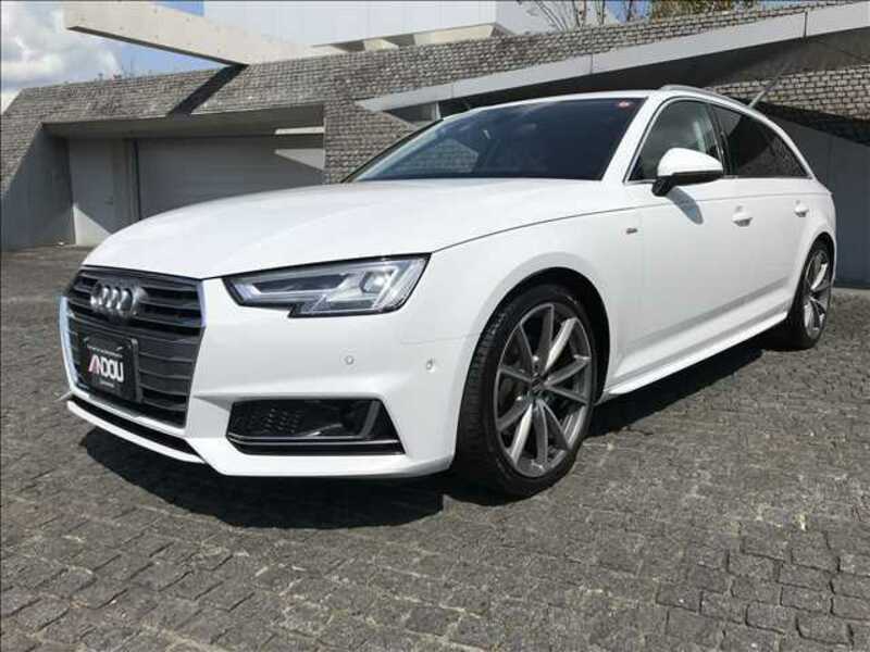 AUDI　A4