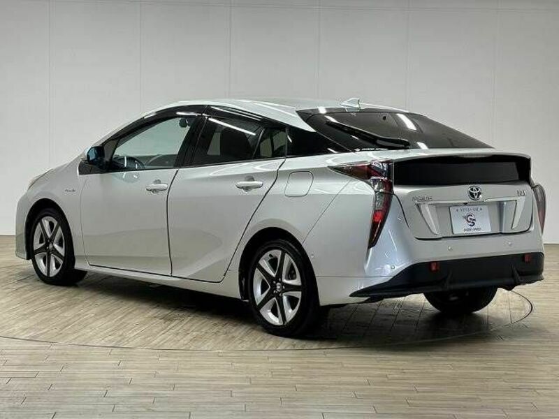 PRIUS-16