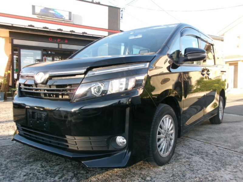 TOYOTA　VOXY