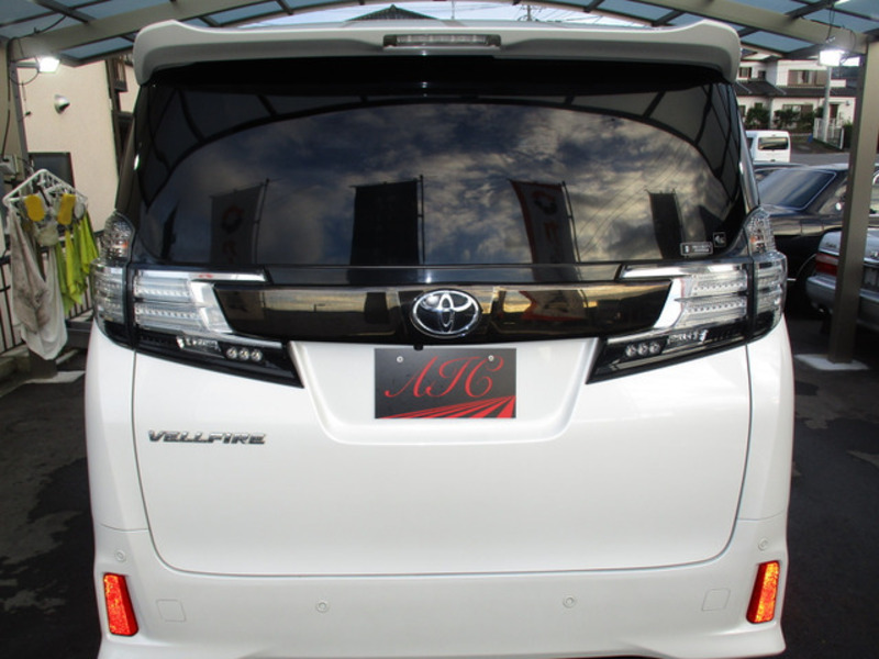 VELLFIRE-1