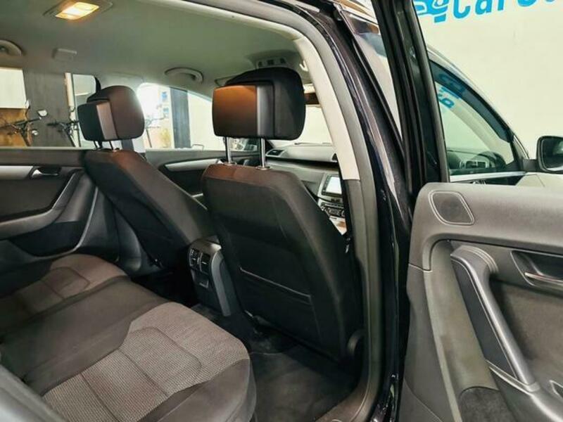 PASSAT VARIANT-19