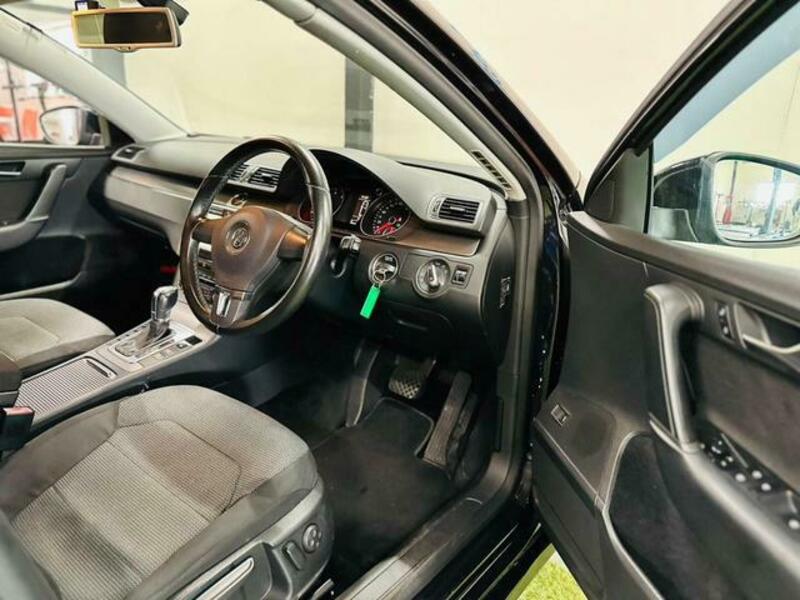 PASSAT VARIANT-13