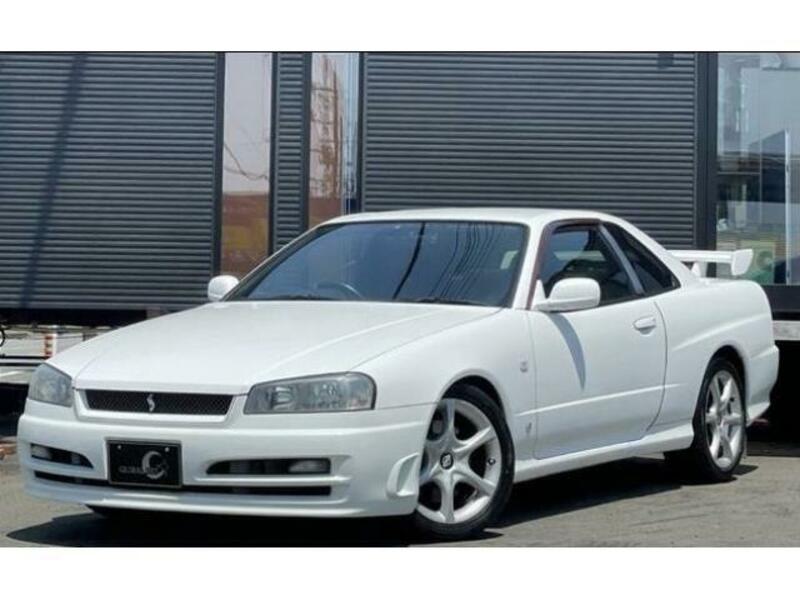 NISSAN　SKYLINE