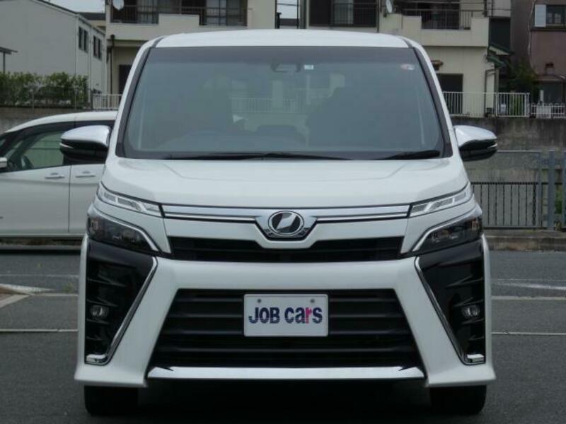 TOYOTA　VOXY