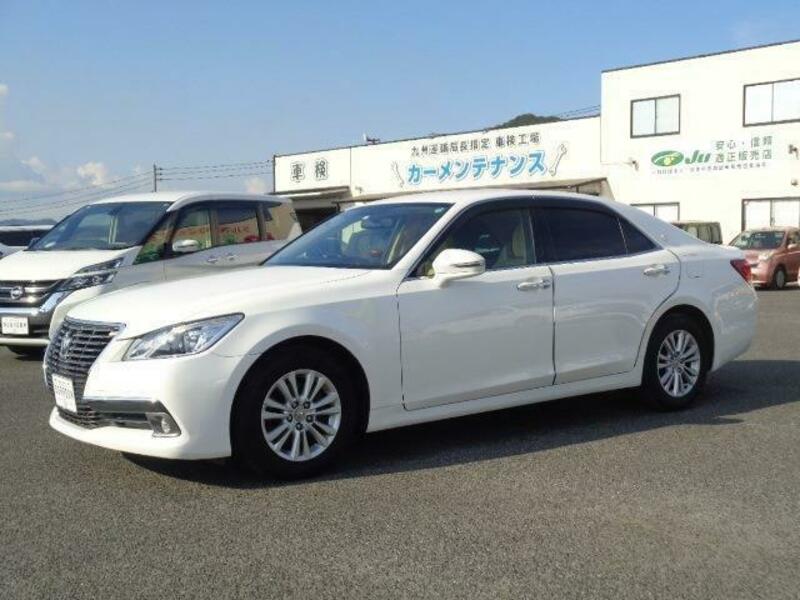 TOYOTA　CROWN