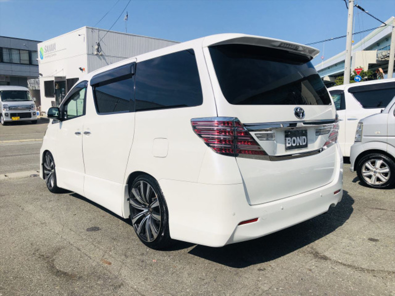 VELLFIRE-16